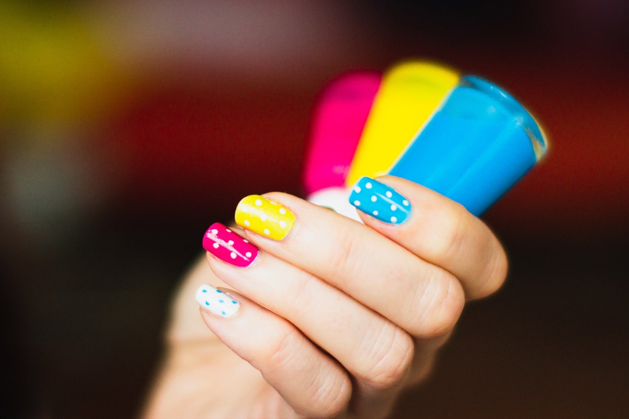 Mismatched nails, the trend for this summer - Nedysia